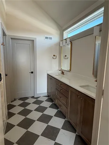 $660,000 | 3353 West 187th Street, Overland Park, KS 66085