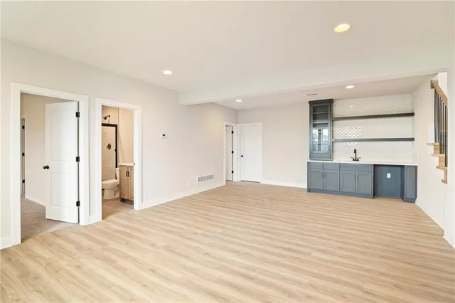 $660,000 | 3353 West 187th Street, Overland Park, KS 66085