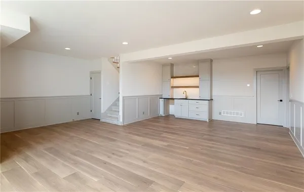 $660,000 | 3353 West 187th Street, Overland Park, KS 66085