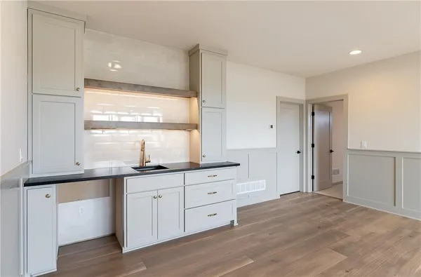 $660,000 | 3353 West 187th Street, Overland Park, KS 66085