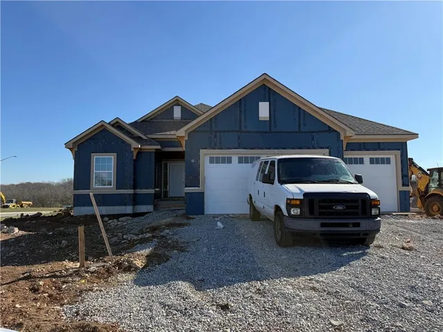 $660,000 | 3353 West 187th Street, Overland Park, KS 66085