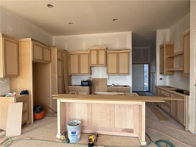 $660,000 | 3353 West 187th Street, Overland Park, KS 66085