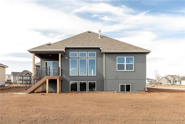 $660,000 | 3353 West 187th Street, Overland Park, KS 66085