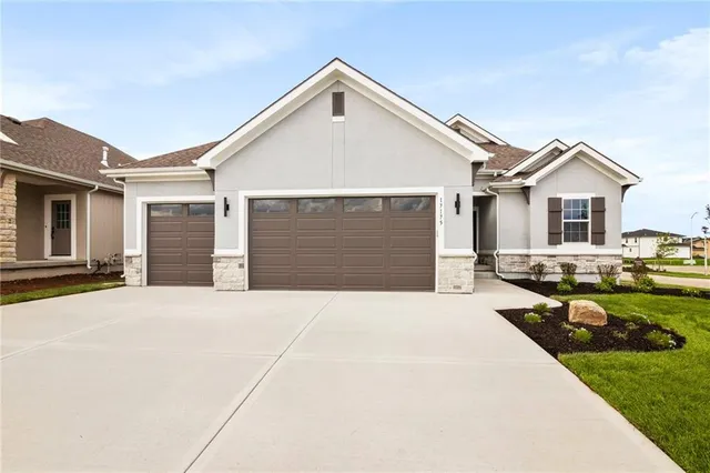 $660,000 | 3353 West 187th Street, Overland Park, KS 66085