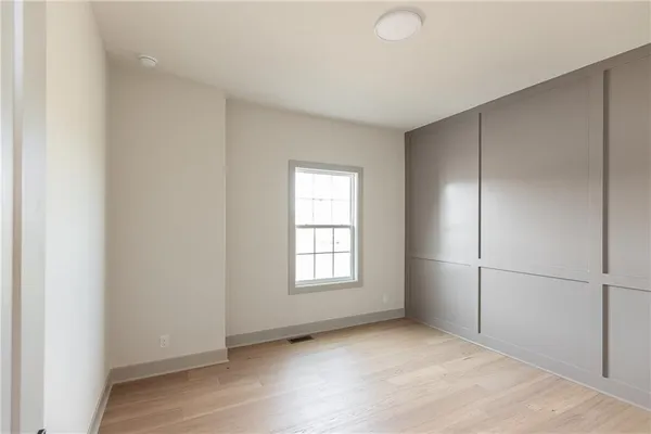 $660,000 | 3353 West 187th Street, Overland Park, KS 66085