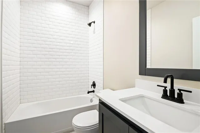 $660,000 | 3353 West 187th Street, Overland Park, KS 66085