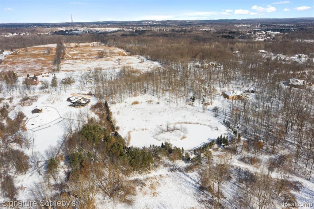 1436 Predmore Road Oakland, MI 48363 - Photo 3 of 16