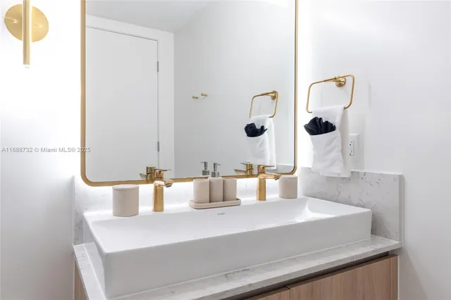 a view of a terrace with sky view