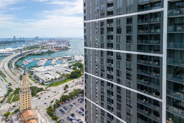 $6,800 | 159 Northeast 6th Street, Unit 3701, Miami, FL 33132