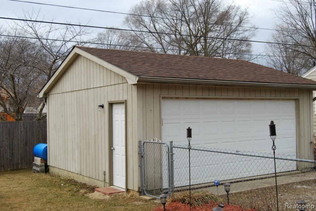 46683 Dequindre Road Rochester Hills, MI 48307 - Photo 2 of 11