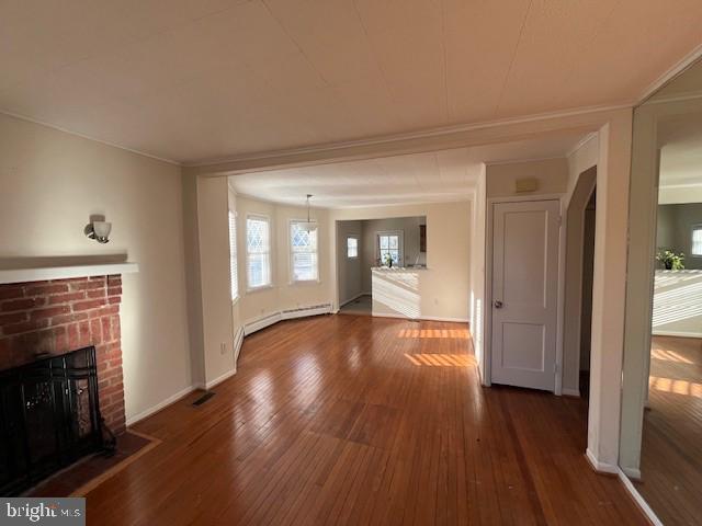 7362 Montgomery Road Elkridge, MD 21075 - Photo 11 of 28 Living Room/Dining Area
