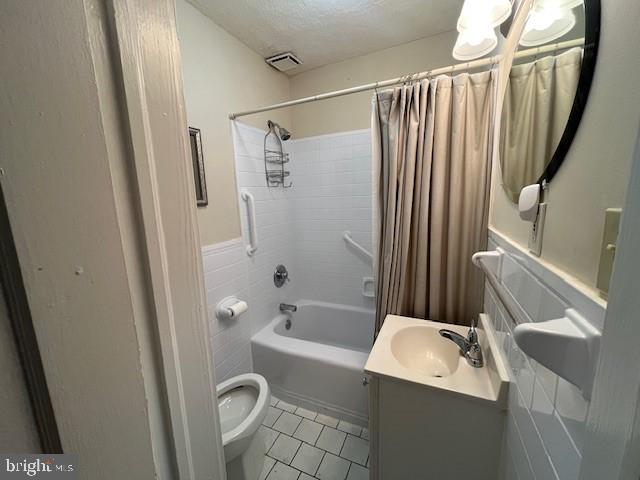 7362 Montgomery Road Elkridge, MD 21075 - Photo 16 of 28 Second Bathroom