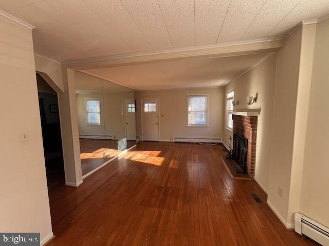 7362 Montgomery Road Elkridge, MD 21075 - Photo 9 of 28 Living Room/Dining Area