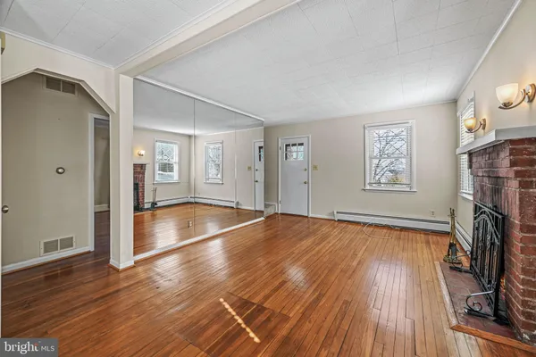 $389,000 | 7362 Montgomery Road, Elkridge, MD 21075