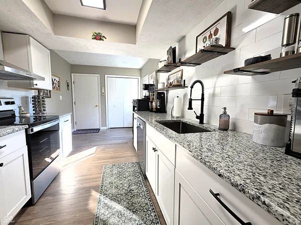 $214,900 | 148 Sugarwood Lane, Avon, IN 46123