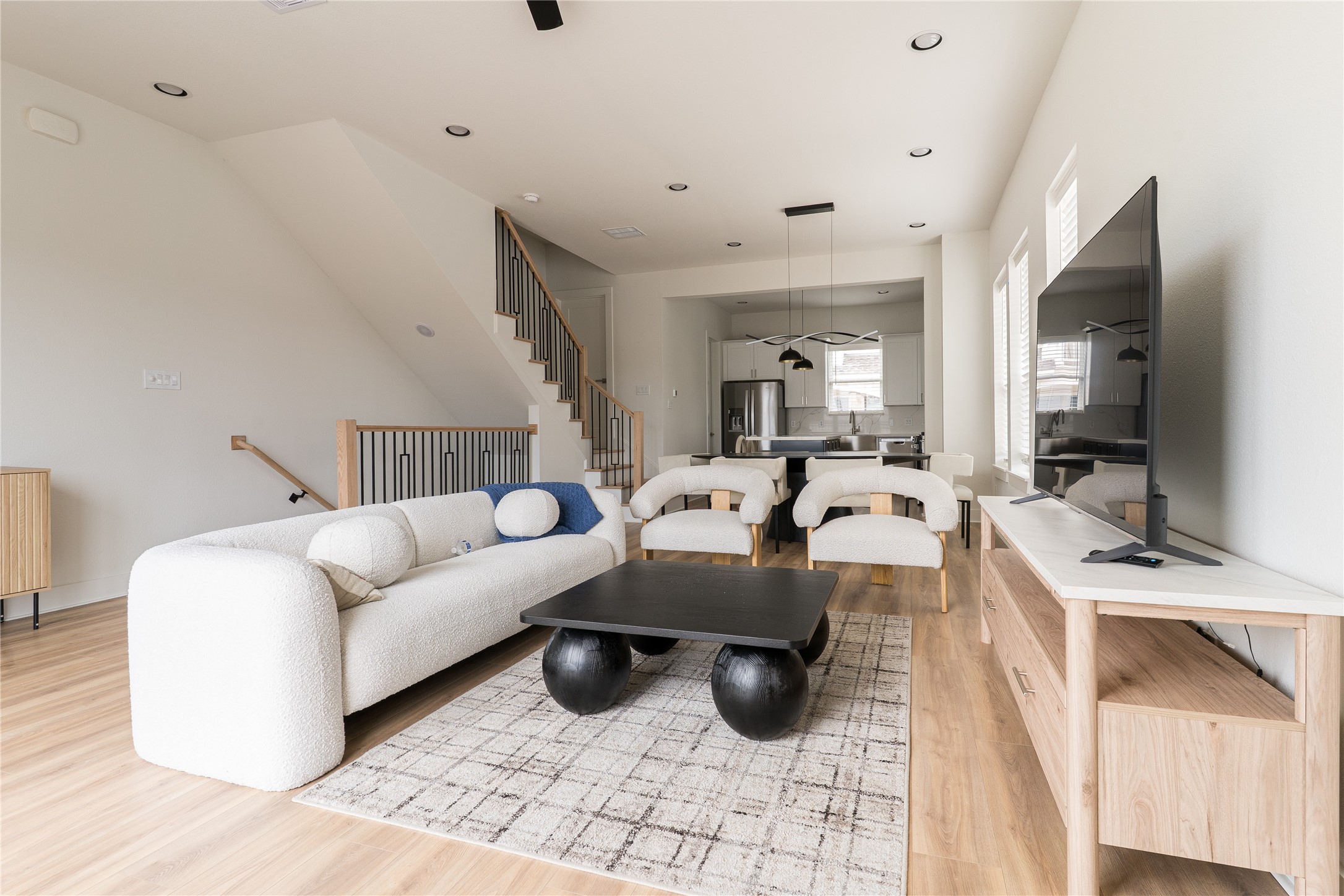 2426 Ella Boulevard Houston, TX 77008 - Photo 19 of 47