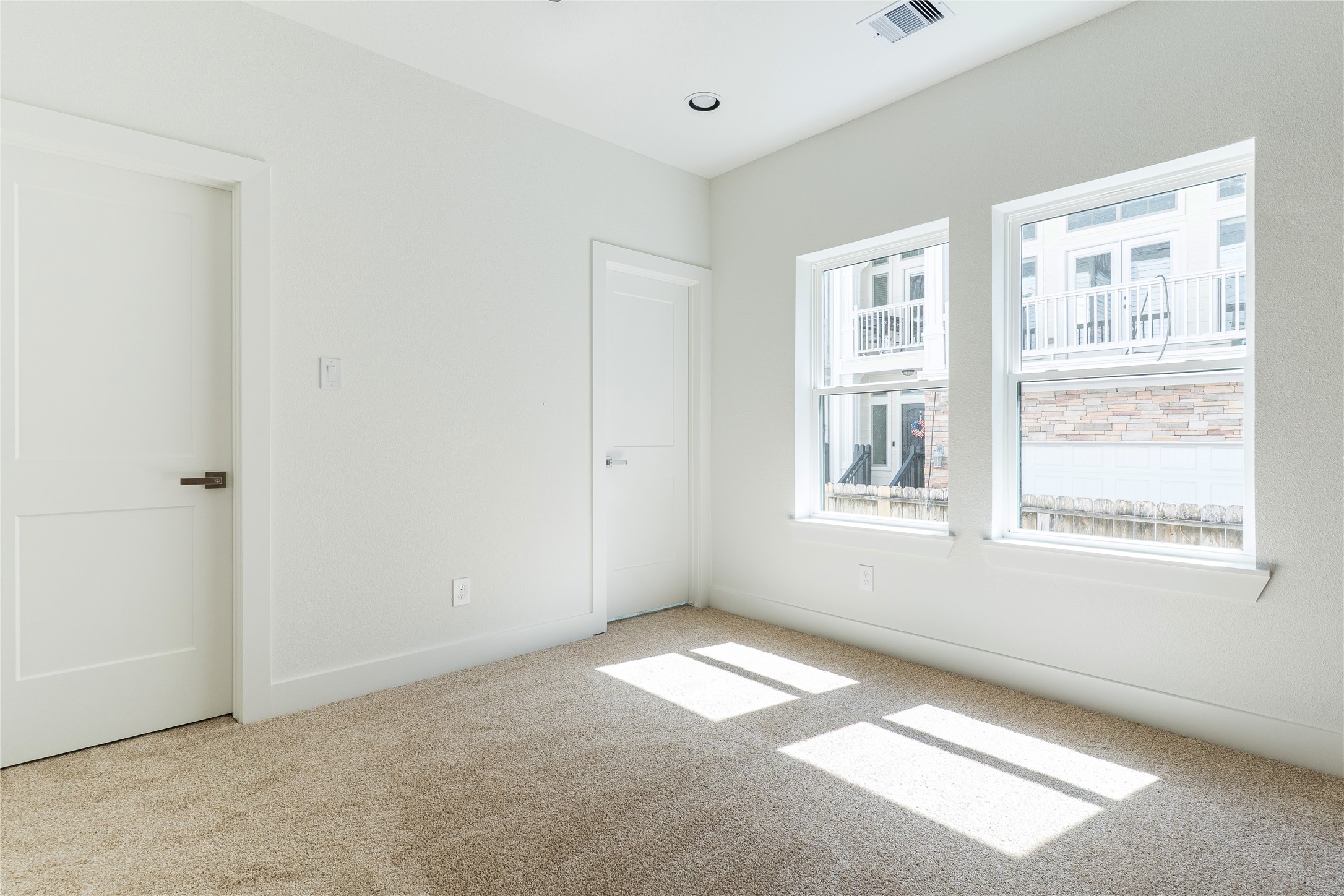 2426 Ella Boulevard Houston, TX 77008 - Photo 7 of 47