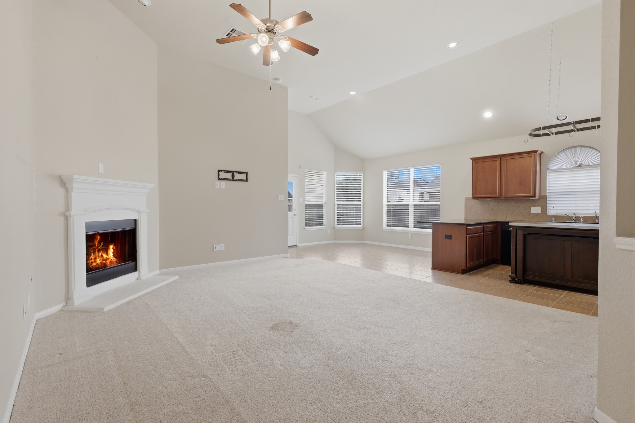 506 Carson Ridge Drive Spring, TX 77386 - Photo 5 of 25 Gallery Image 5