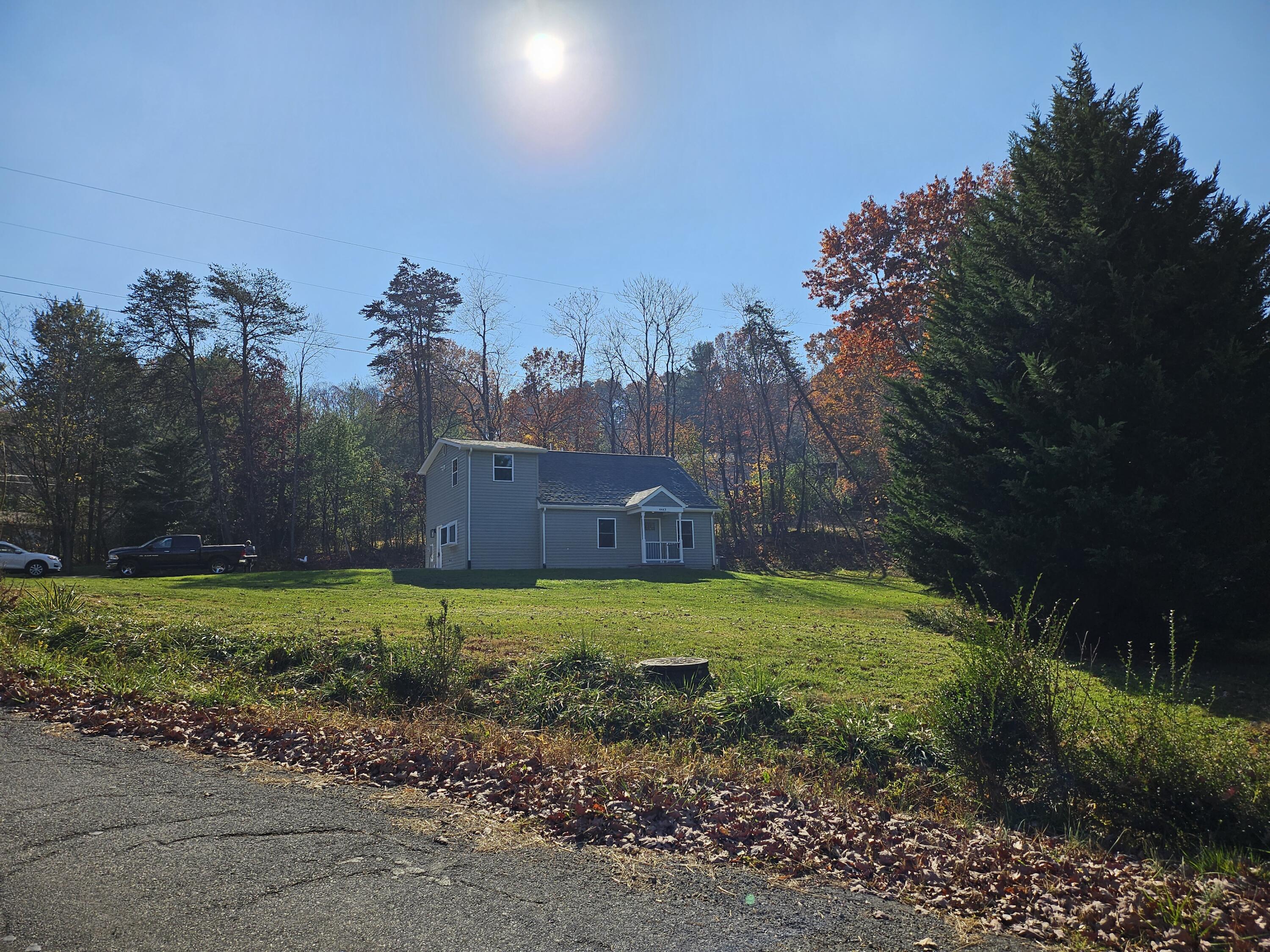 4443 Keefer Road Roanoke, VA 24018 - Photo 3 of 26 a view of a back yard