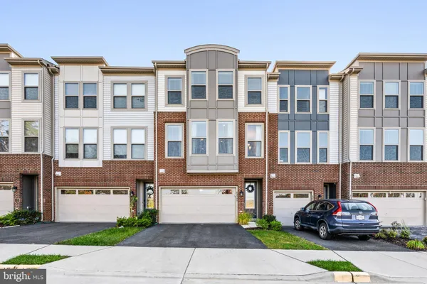 $759,000 | 42385 Dogwood Glen Square, Sterling, VA 20166