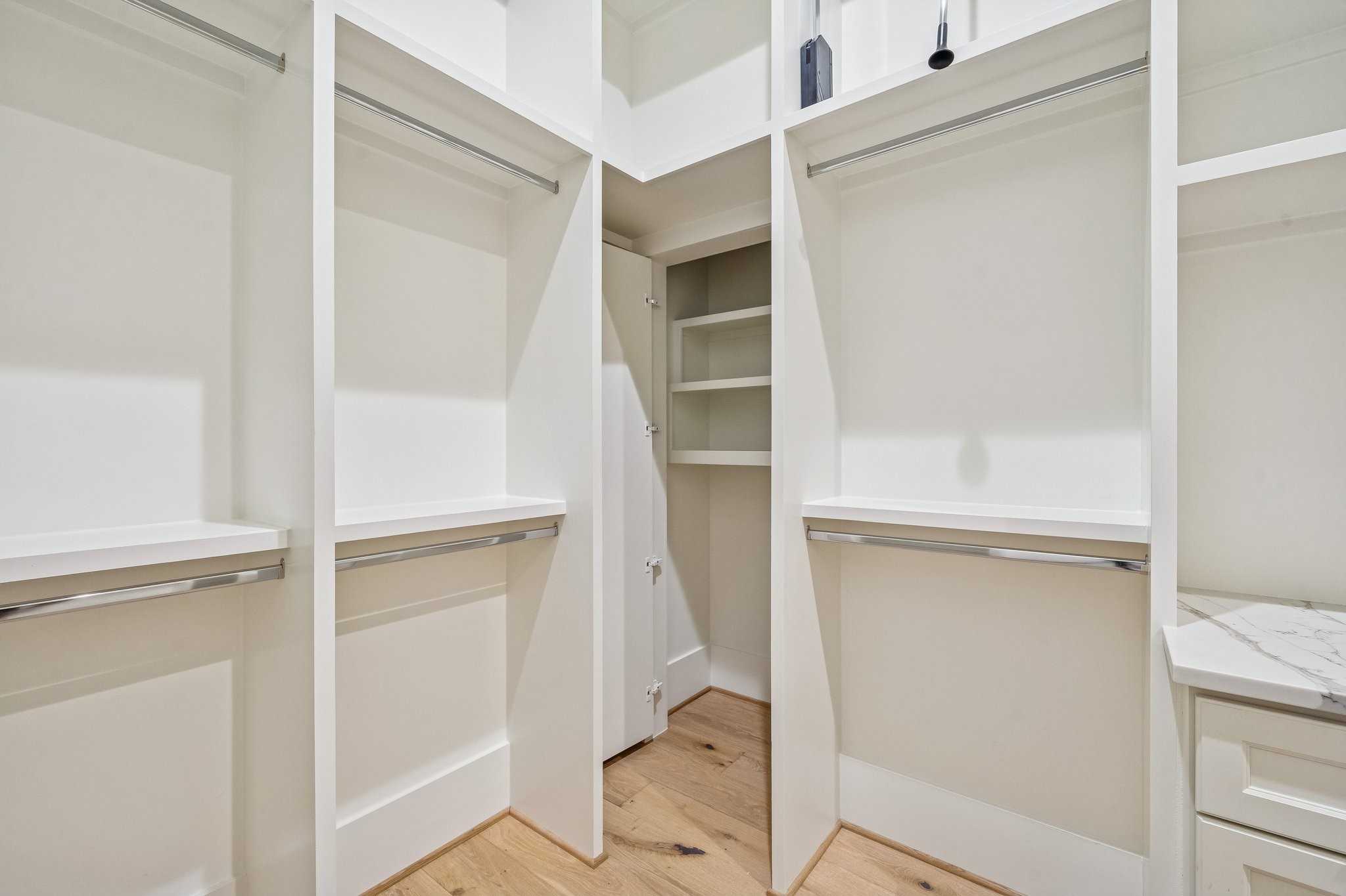511 Graceland Street Houston, TX 77009 - Photo 27 of 45 A hidden closet cabinet is in this corner. What will you put in there?