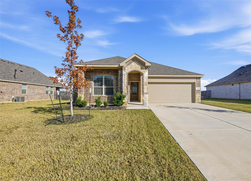 216 Post Oak Street Azle, TX 76020 - Photo 12 of 37