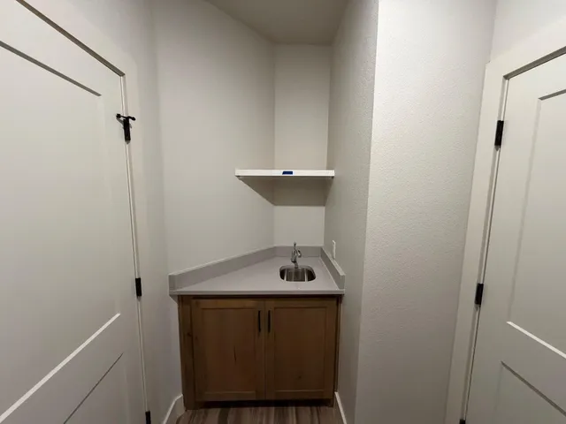 $2,400 | 1216 North 6th Street, Wolfforth, TX 79382