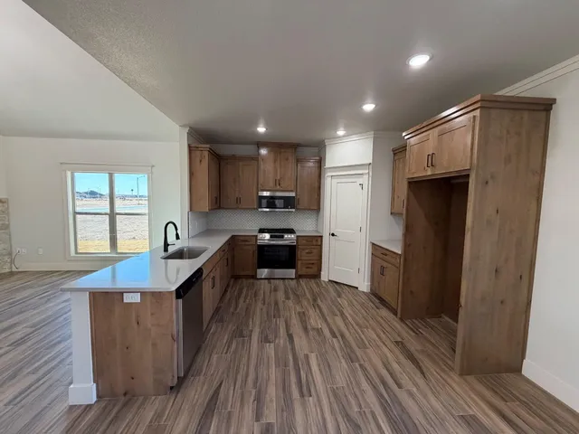 $2,400 | 1216 North 6th Street, Wolfforth, TX 79382