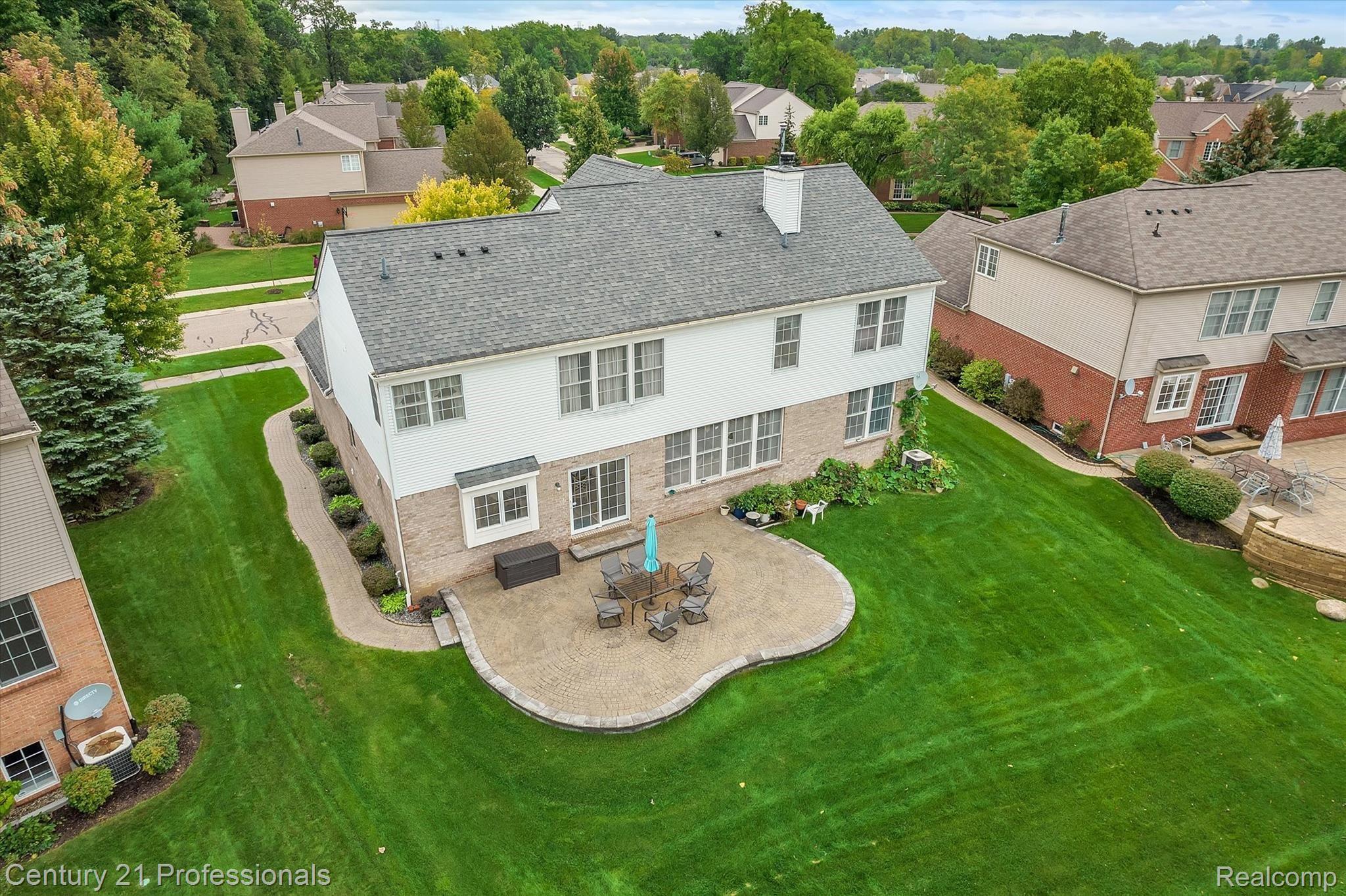 536 Bedlington Drive Rochester, MI 48307 - Photo 53 of 54 57-536 Bedlington Dr-Windowstill Real Estate Photography-58.jpg