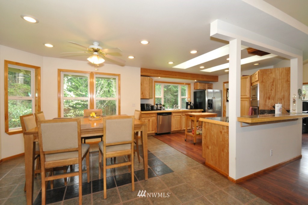 5725 Southeast Alpine Road Olalla, WA 98359 - Photo 3 of 15 Gallery Image 3