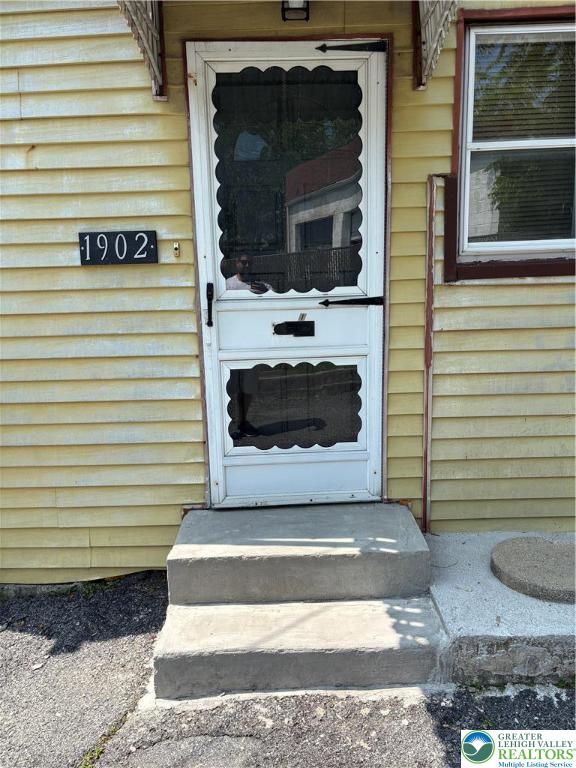 1902 Ritter Street Bethlehem, PA 18018 - Photo 3 of 17 Entrance