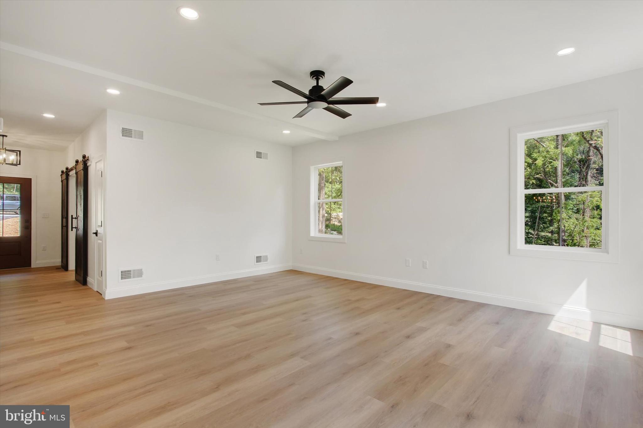 3 Possum Trail Fairfield, PA 17320 - Photo 14 of 41 Living Room