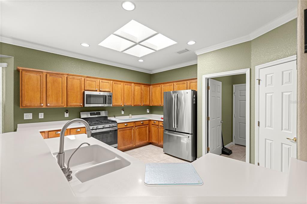 12864 Southeast 92nd Court Road Summerfield, FL 34491 - Photo 10 of 67 Gallery Image 10