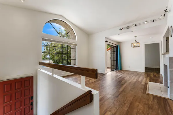 $3,995 | 1240 Franciscan Court, Unit 6, Carpinteria, CA 93013