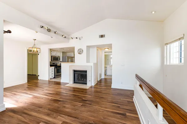 $3,995 | 1240 Franciscan Court, Unit 6, Carpinteria, CA 93013