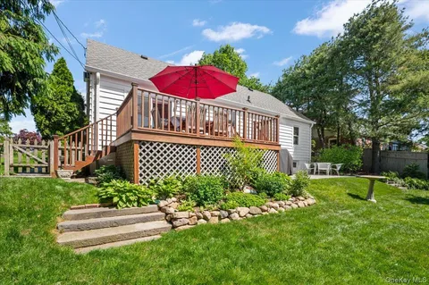 $925,000 | 5 Salem Way, Glen Head, NY 11545