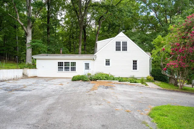 $275,000 | 9986 Forrest Drive, Ooltewah, TN 37363