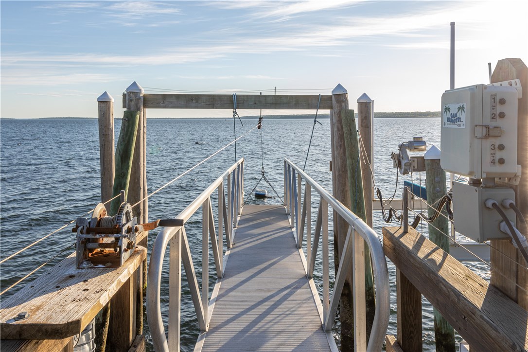 1088 East Shore Road Jamestown, RI 02835 - Photo 13 of 50