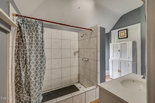 $324,900 | 948 Anderson Street, Bristol, TN 37620