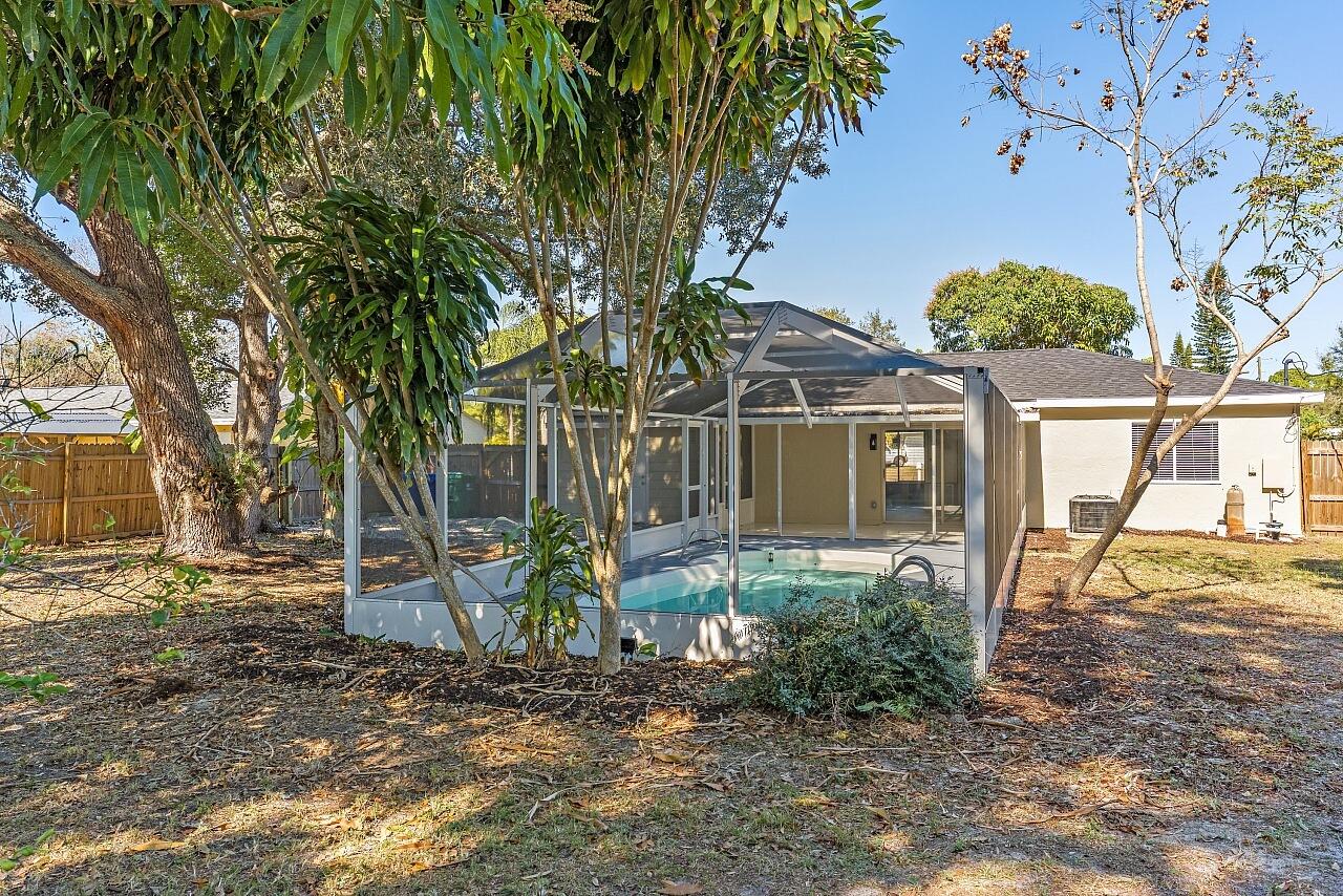 111 Alameda Avenue Sebastian, FL 32958 - Photo 27 of 33 a view of a house with a yard