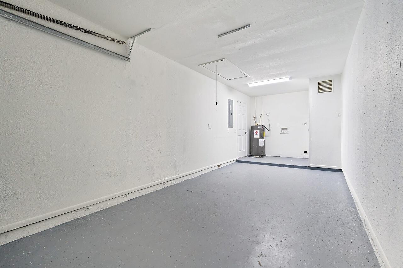 111 Alameda Avenue Sebastian, FL 32958 - Photo 29 of 33 a view of an empty room