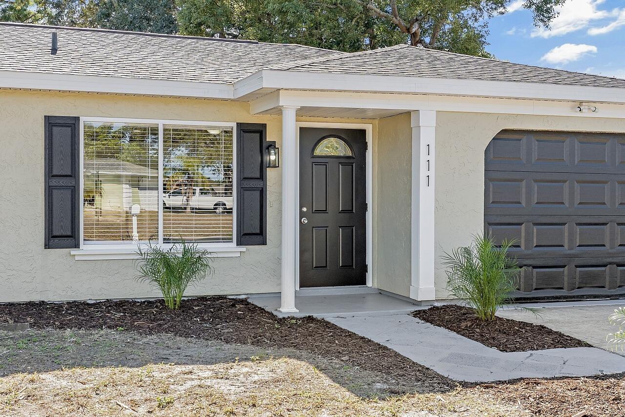 111 Alameda Avenue Sebastian, FL 32958 - Photo 3 of 33 a front view of a house