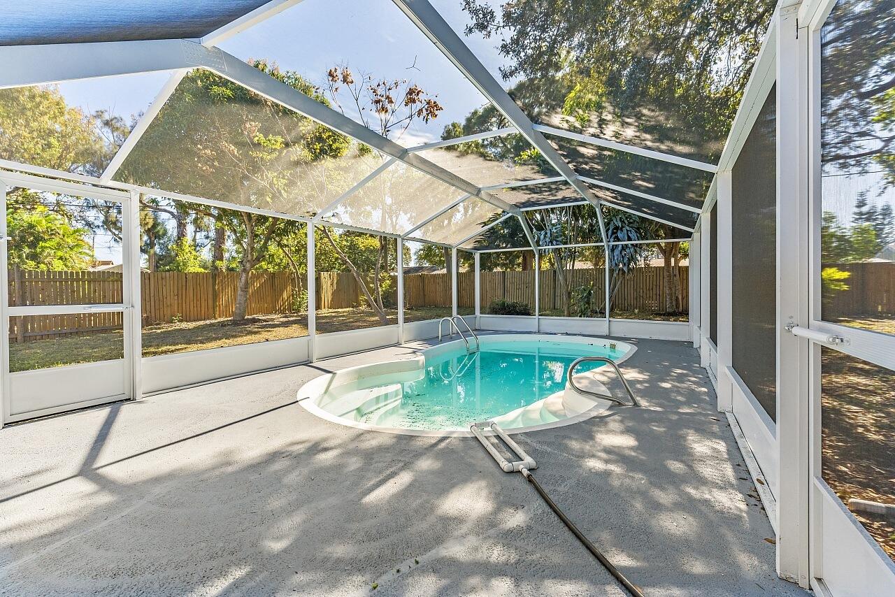 111 Alameda Avenue Sebastian, FL 32958 - Photo 31 of 33 a view of a building with a park