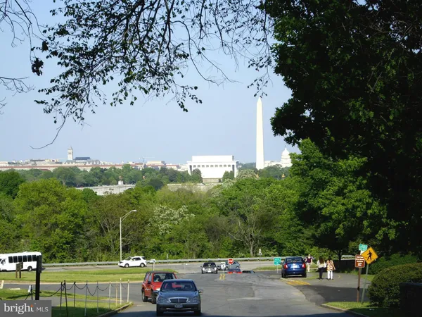 $1,775 | 1320 Fort Myer Drive, Unit 825, Arlington, VA 22209