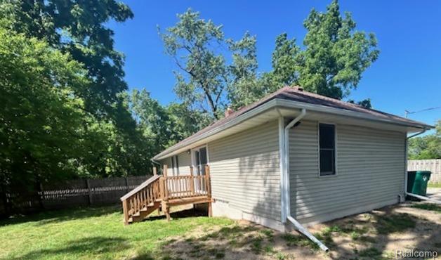 9325 Commerce Road Commerce Township, MI 48382 - Photo 3 of 16