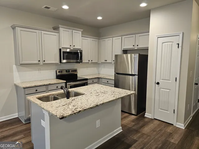 $1,800 | 6056 Oak Bend Court, Riverdale, GA 30296