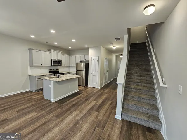 $1,800 | 6056 Oak Bend Court, Riverdale, GA 30296