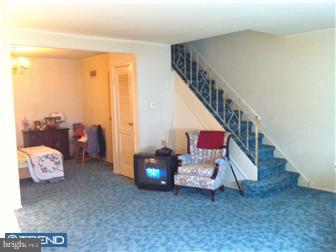 3995 Constance Road Philadelphia, PA 19114 - Photo 2 of 10 Living Room