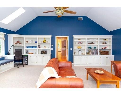 104 Juniper Road Holliston, MA 01746 - Photo 20 of 37