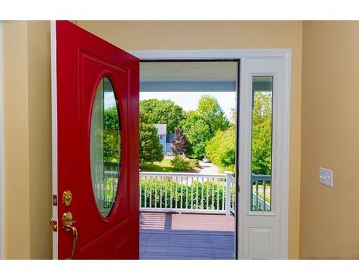 104 Juniper Road Holliston, MA 01746 - Photo 4 of 37